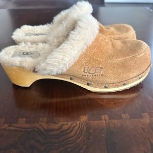 UGG Clogs - Size:9 - Used